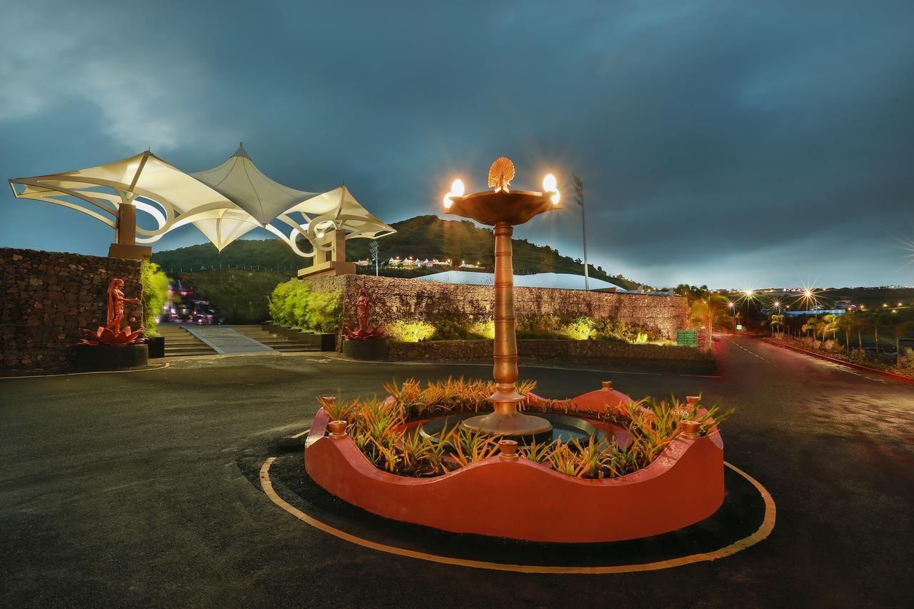 Sunnys World Hotel Пюн Екстериор снимка