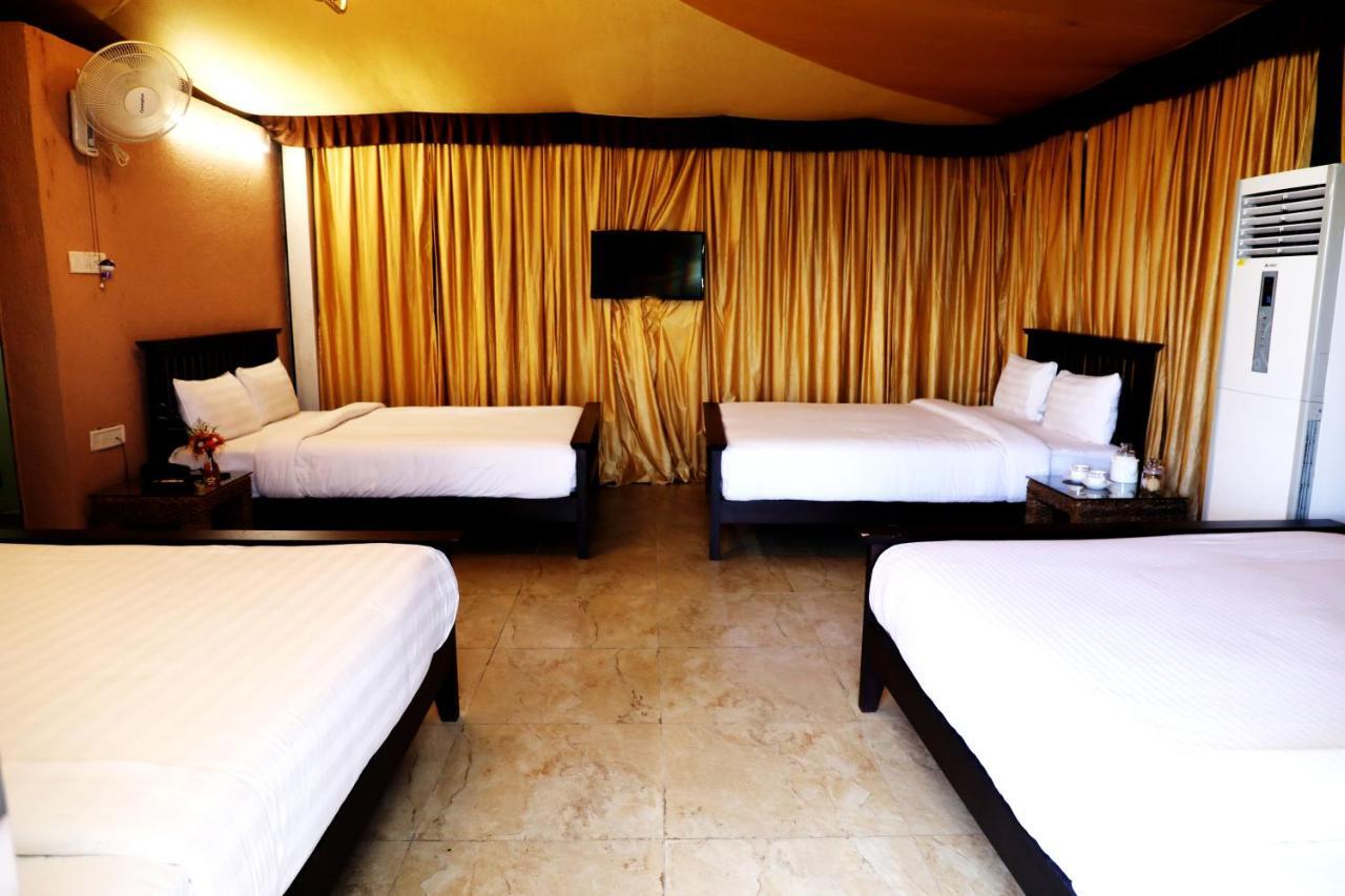 Sunnys World Hotel Пюн Екстериор снимка